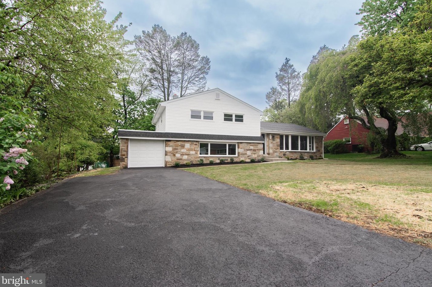 318 Old Farm Rd, Wyncote, PA 19095