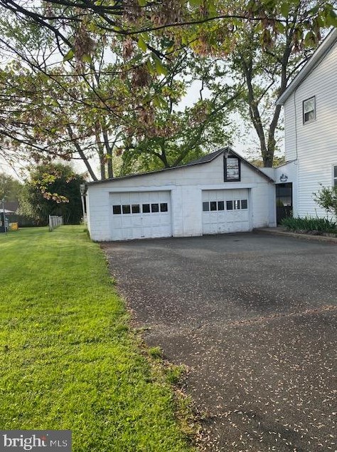 1497 Hilltop Rd, Pottstown, PA 19464