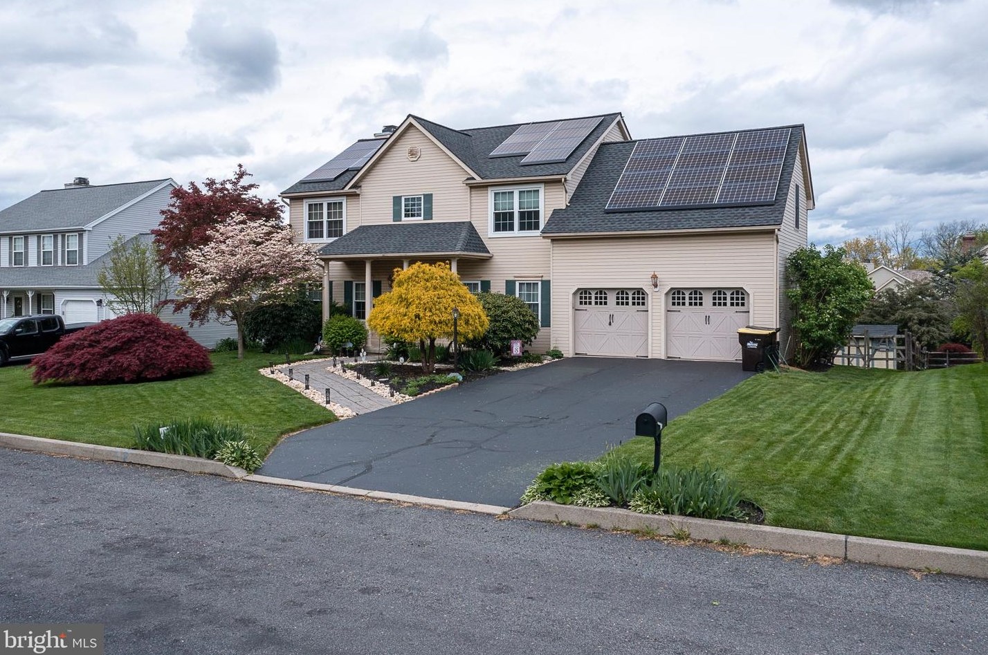 633 Charles Dr, Gilbertsville, PA 19525