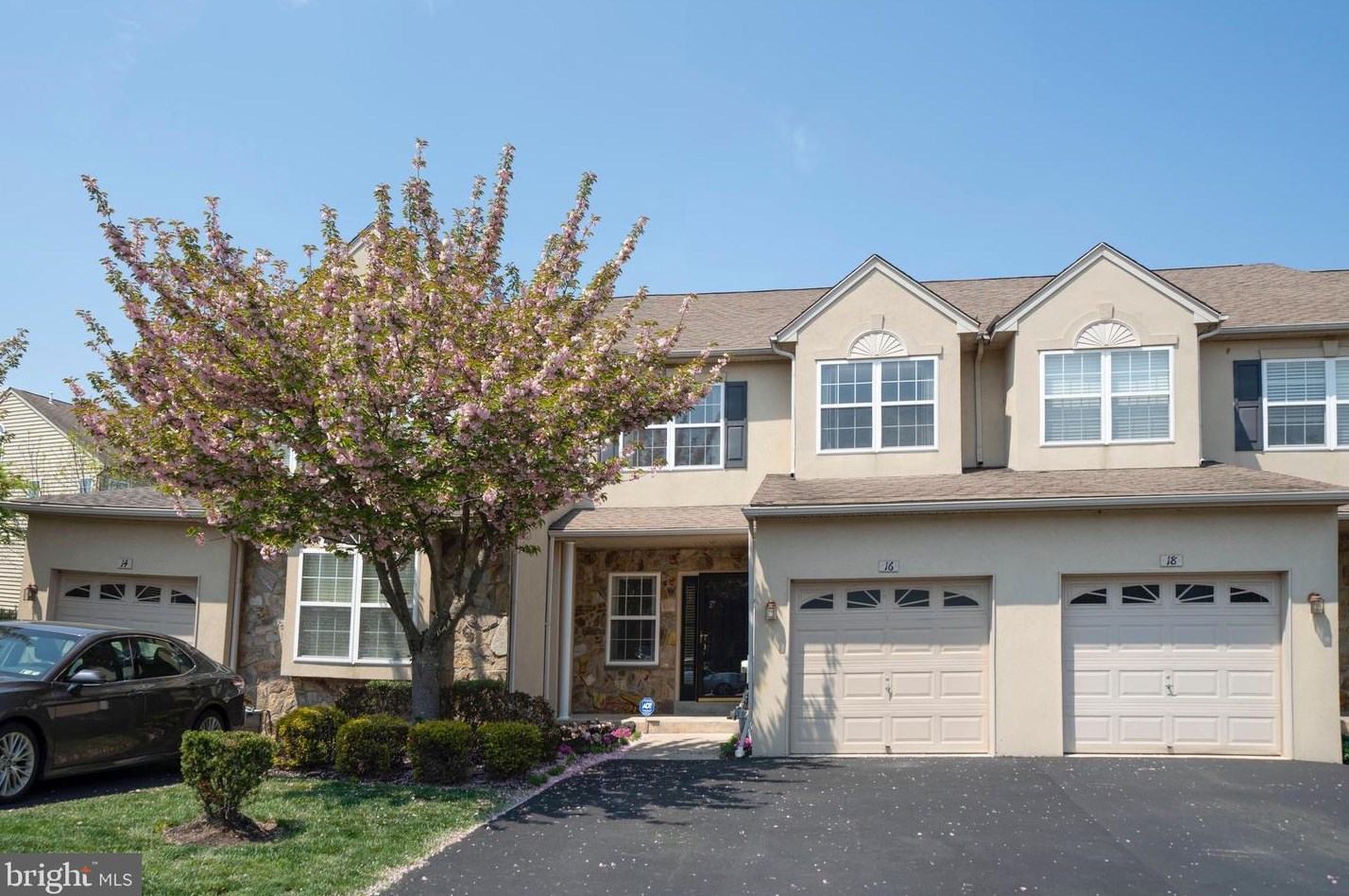 16 Arbor Cir, Colmar, PA 18915