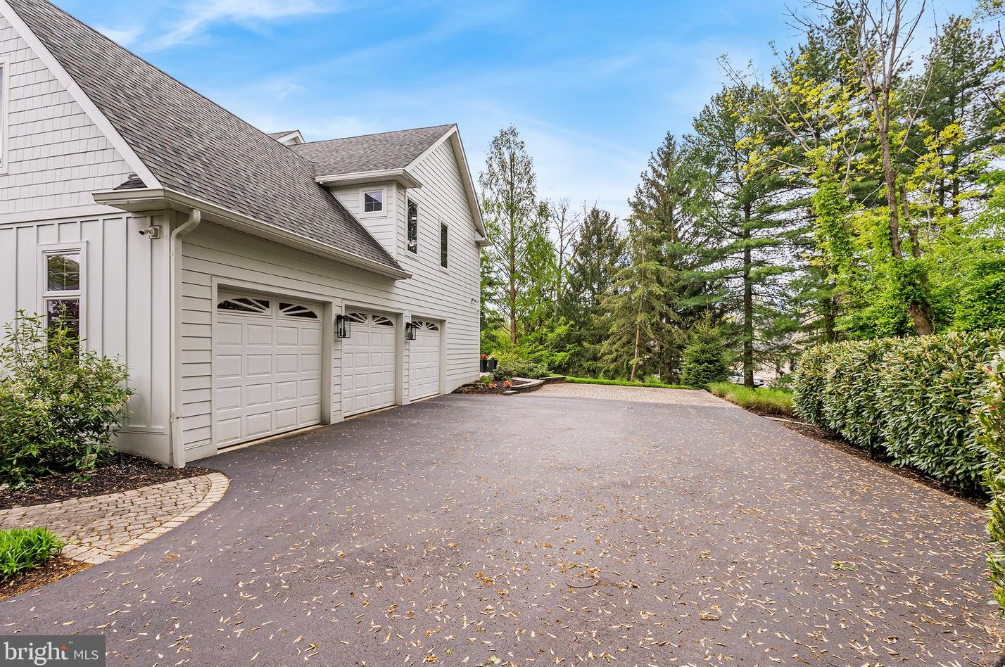 1264 Meetinghouse Rd, North Wales PA  19454-3688 exterior