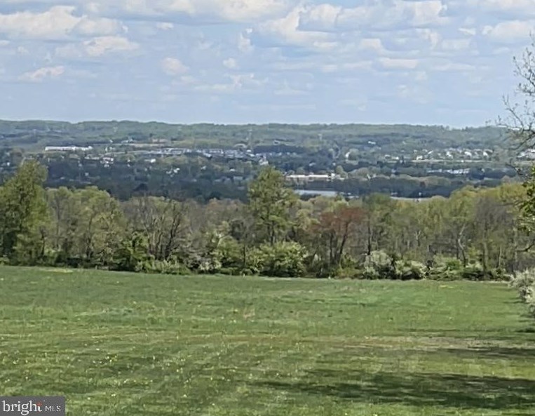 2172 Hill Rd, Perkiomenville, PA 18074