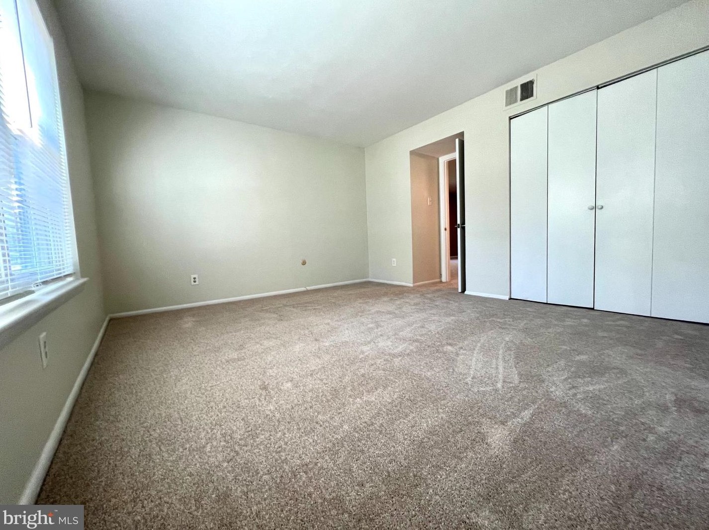 24 Shannon Dr, North Wales PA 19454-4031 exterior