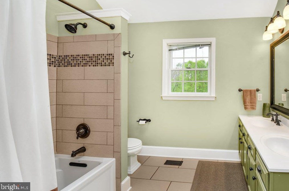 757 Shearer St, North Wales PA  19454-2747 exterior