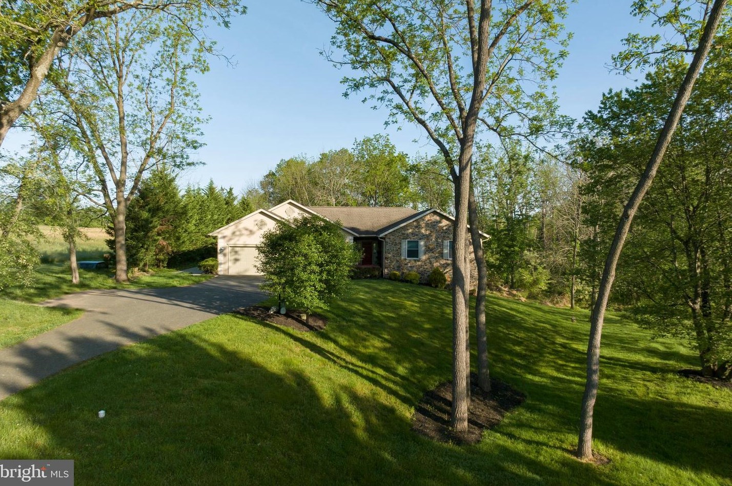 2975 Burton Dr, Gilbertsville, PA 19525