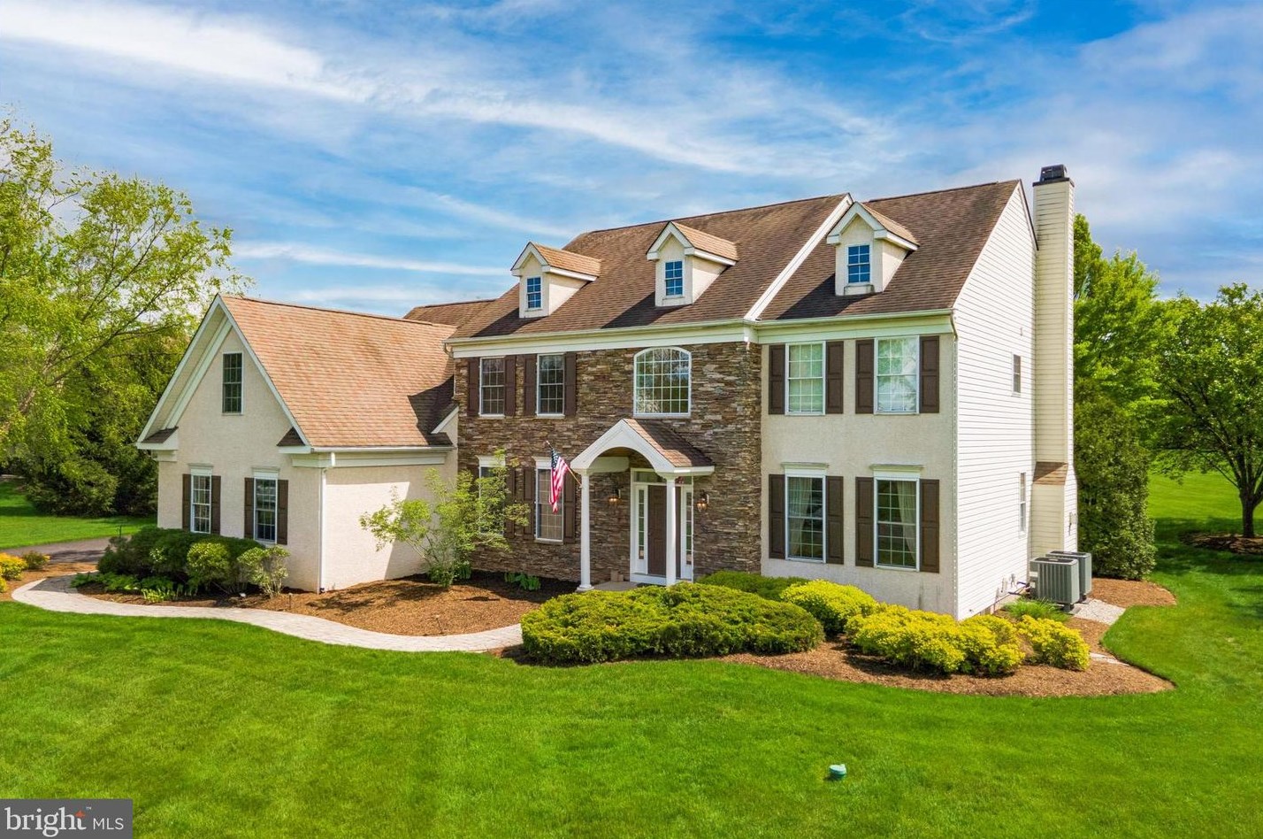 1989 Knight Rd, Green Lane, PA 18054-2010