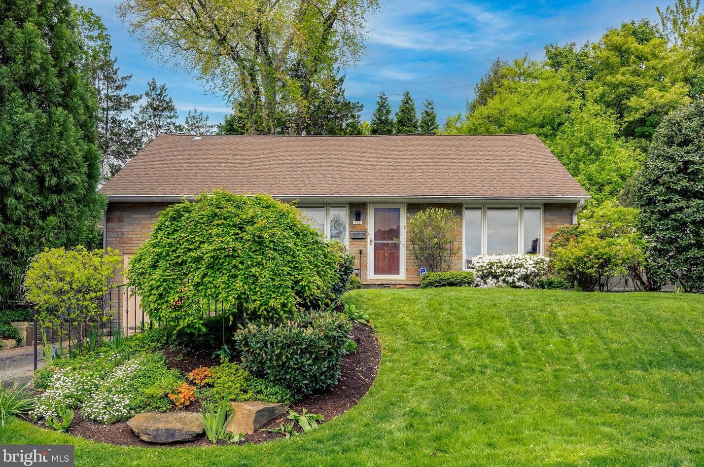 702 Fordham Rd, Cynwyd, PA 19004