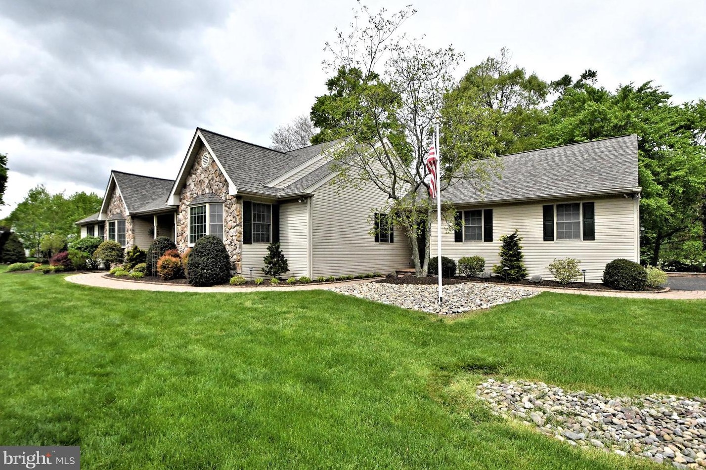 675 Forest Creek Dr, Prospectville, PA 19002