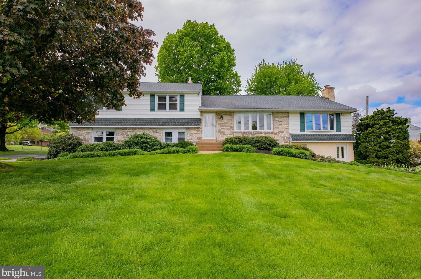 66 Red Lion Rd, Huntingdon Valley, PA 19006