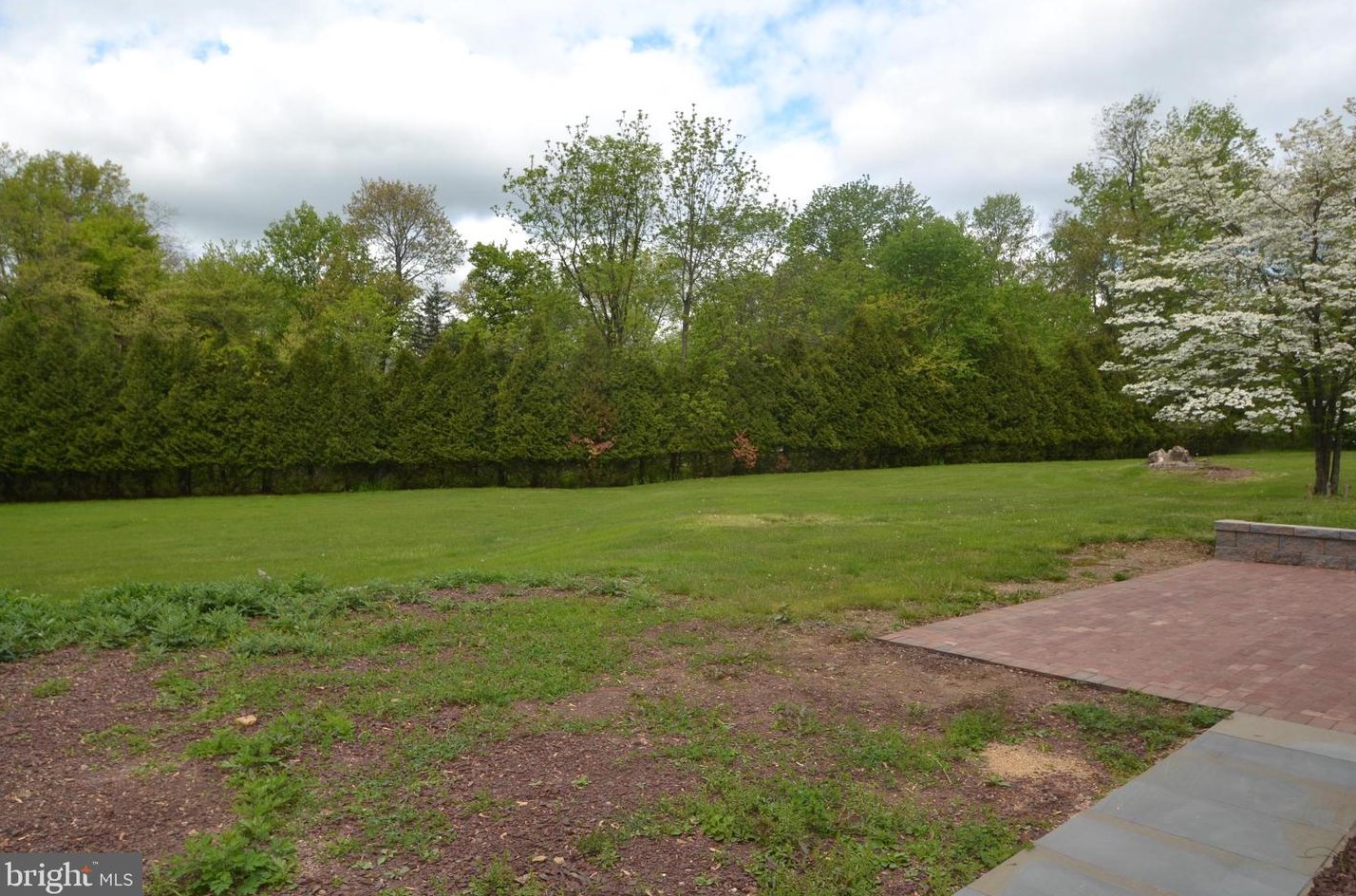 1436 Lamplighter Ln, North Wales PA  19454-3694 exterior