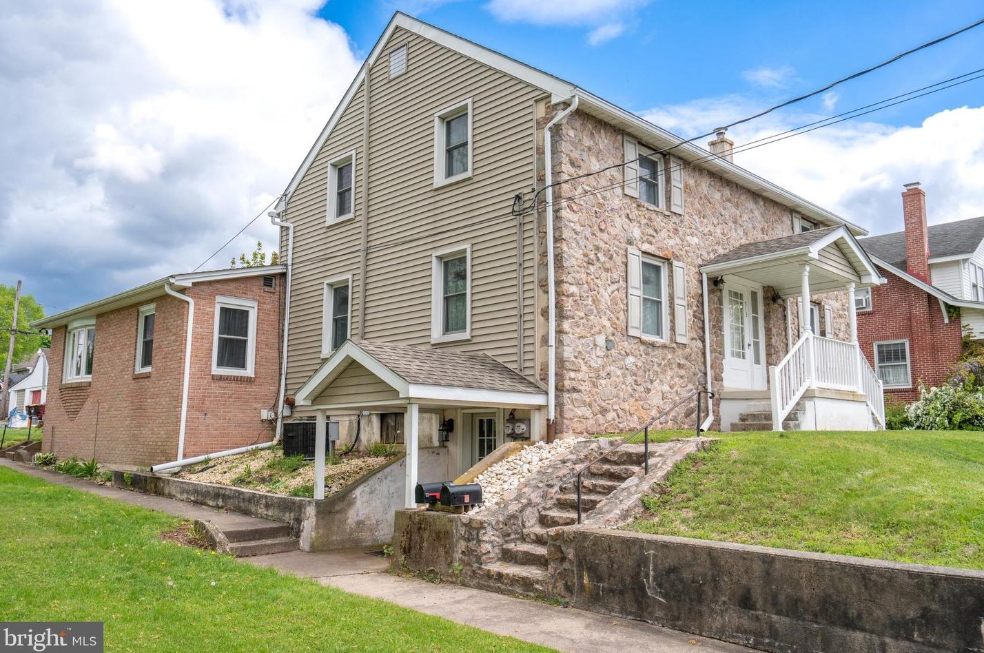 513 Jefferson St, East Greenville, PA 18041
