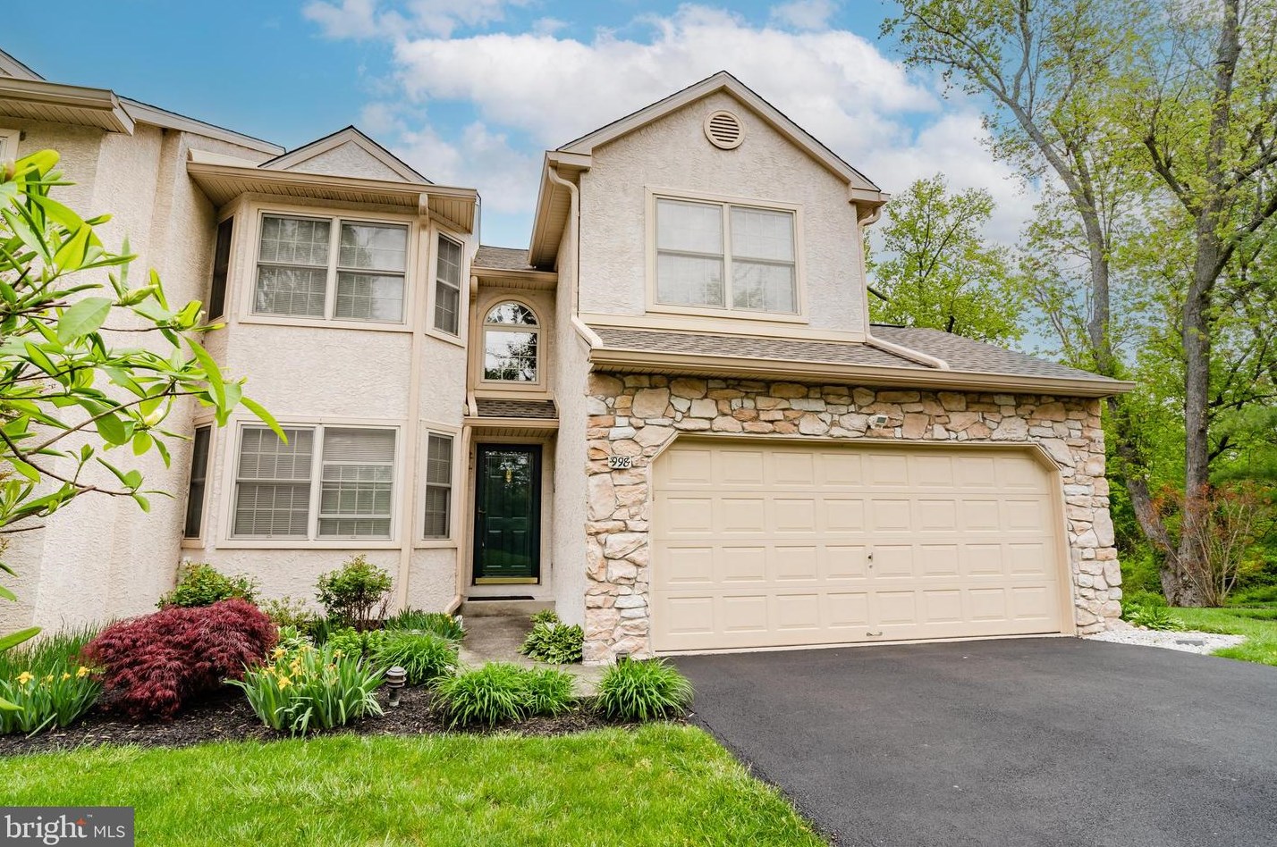 998 Jamie Ct, Blue Bell, PA 19422