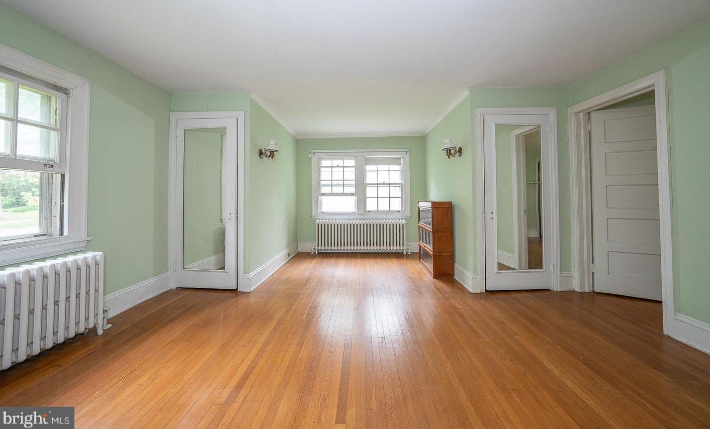 254 Hathaway Ln, Penn Wynne PA 19096-1924 exterior