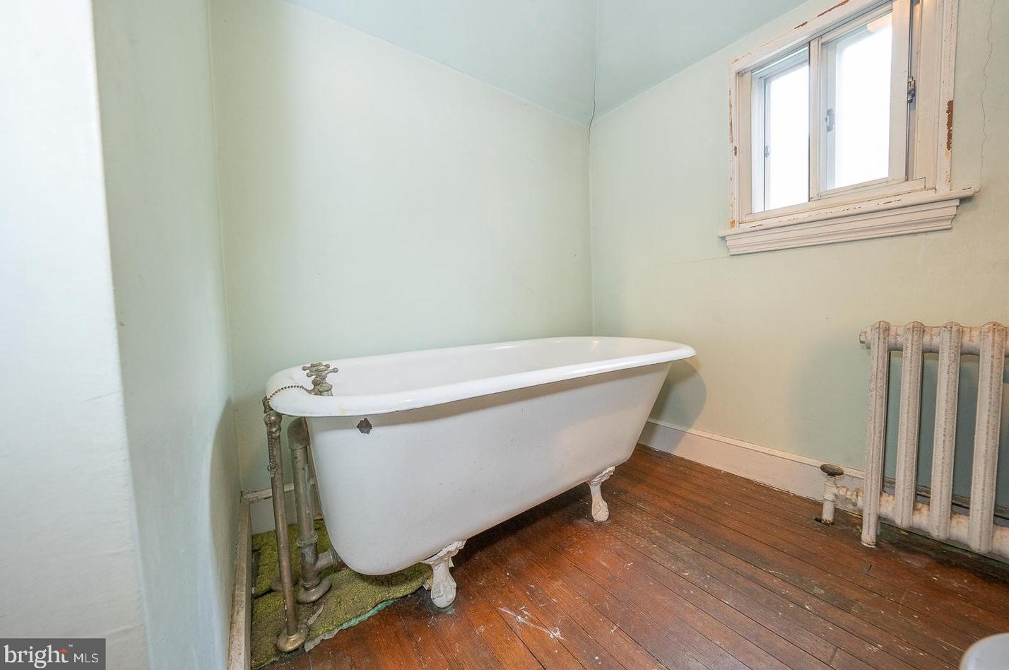 254 Hathaway Ln, Penn Wynne PA 19096-1924 exterior