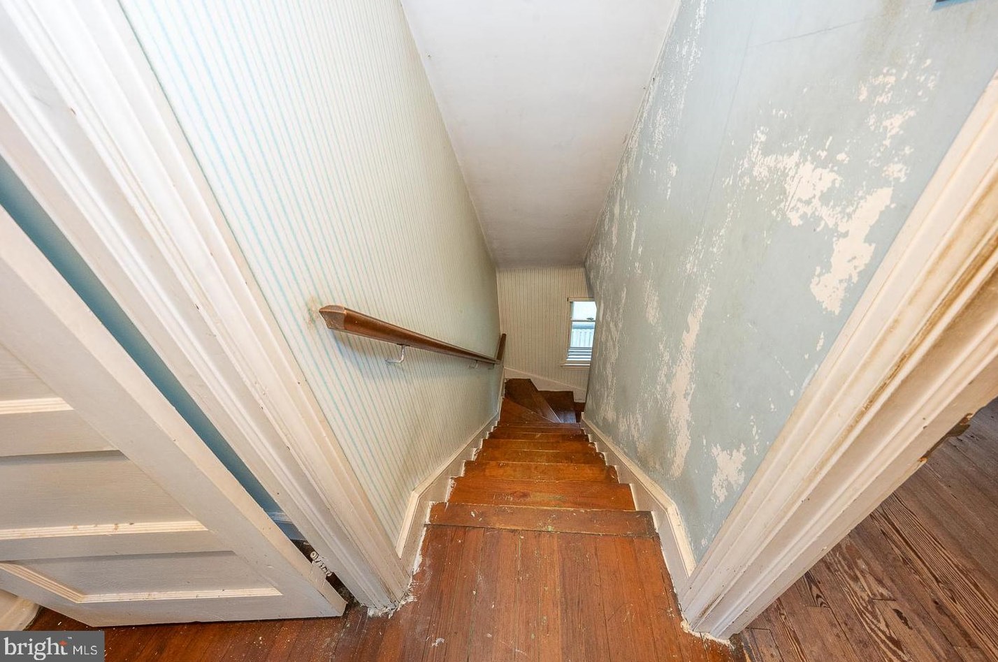 254 Hathaway Ln, Penn Wynne PA 19096-1924 exterior