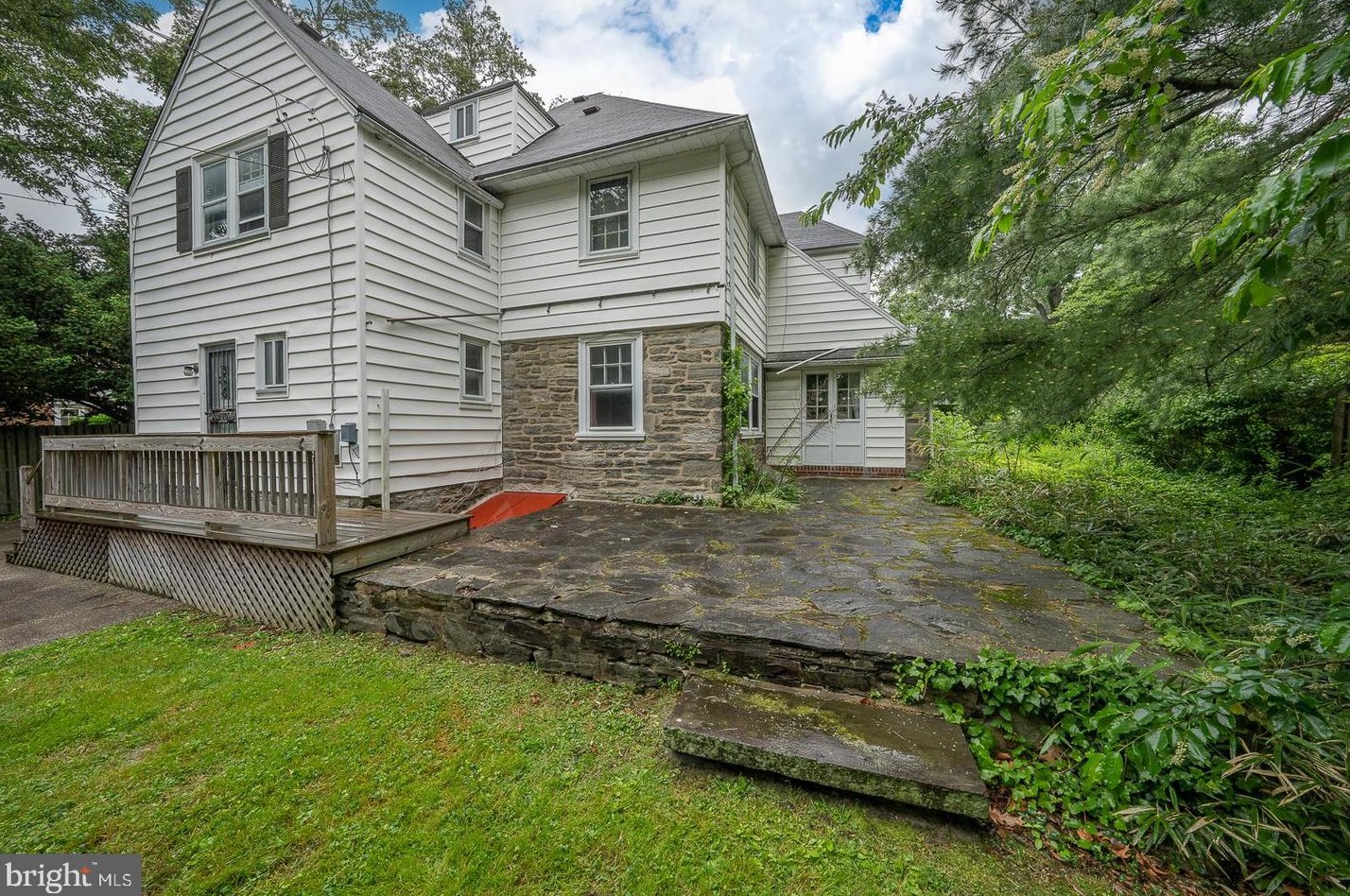 254 Hathaway Ln, Penn Wynne PA 19096-1924 exterior