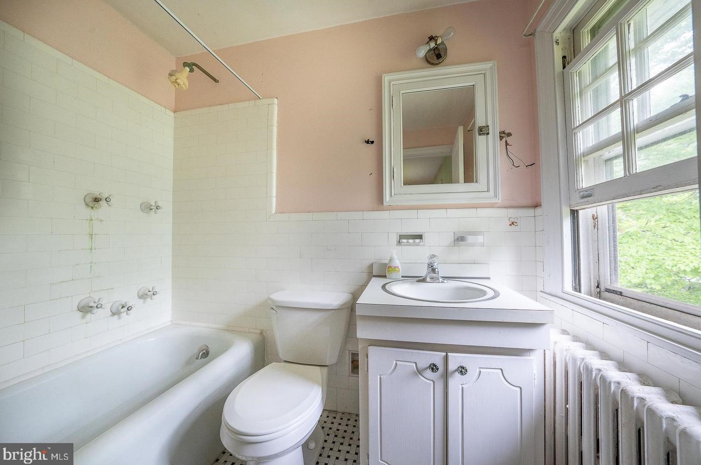 254 Hathaway Ln, Penn Wynne PA 19096-1924 exterior