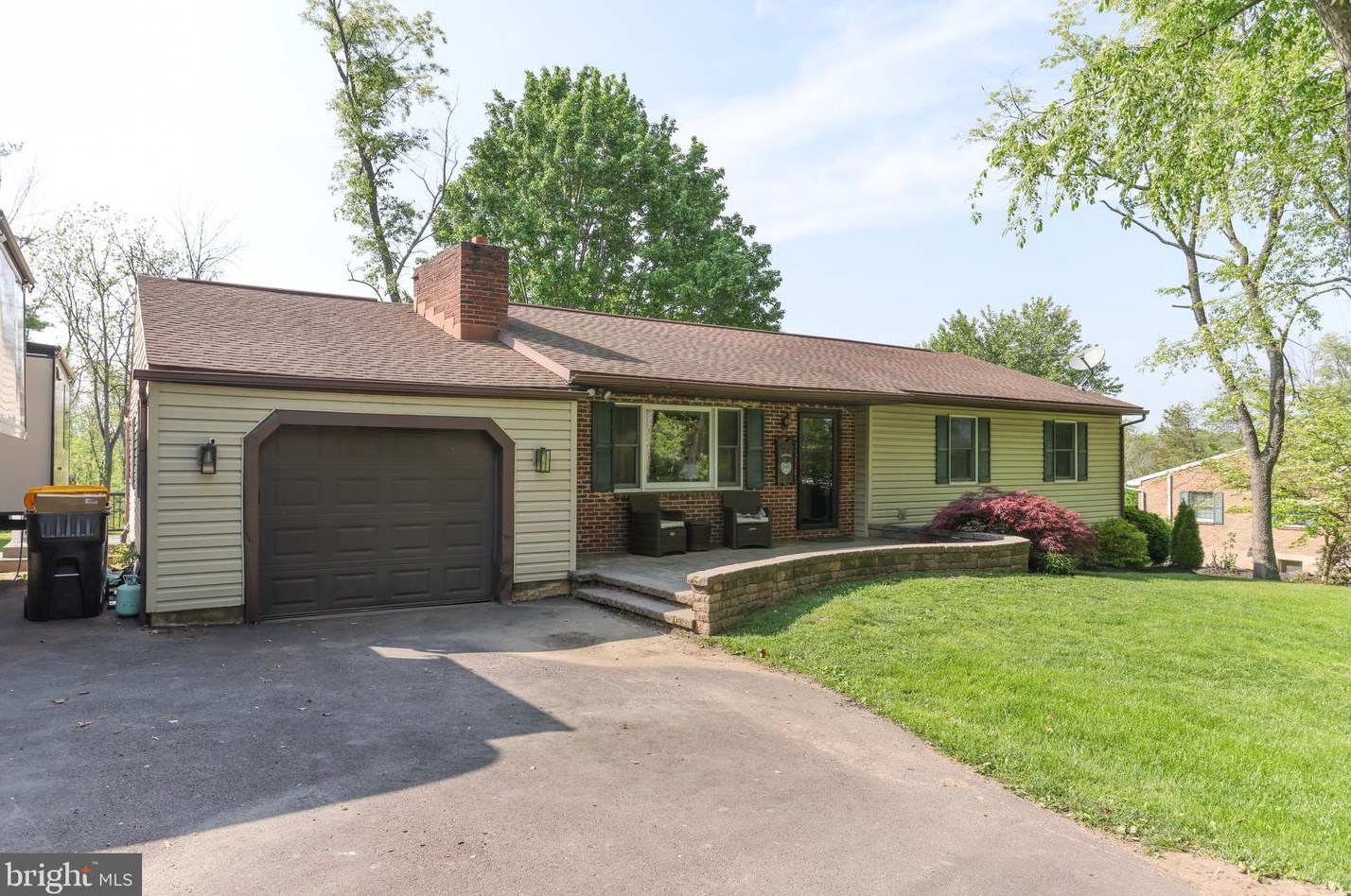 2417 Romig Rd, Gilbertsville, PA 19525
