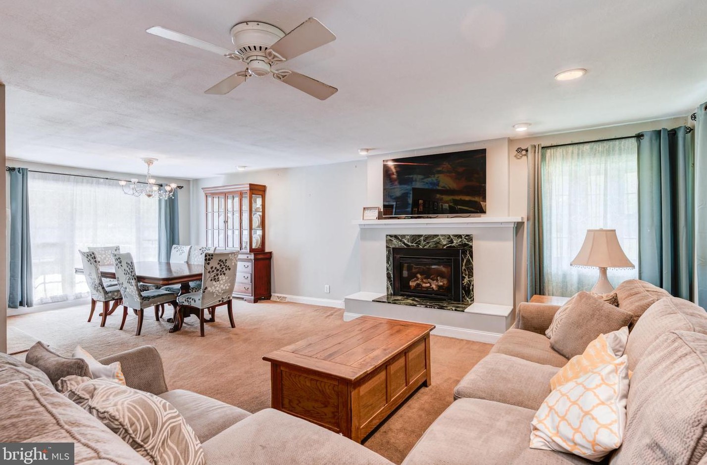 717 Woodside Rd, Meadowbrook, PA 19046-3331