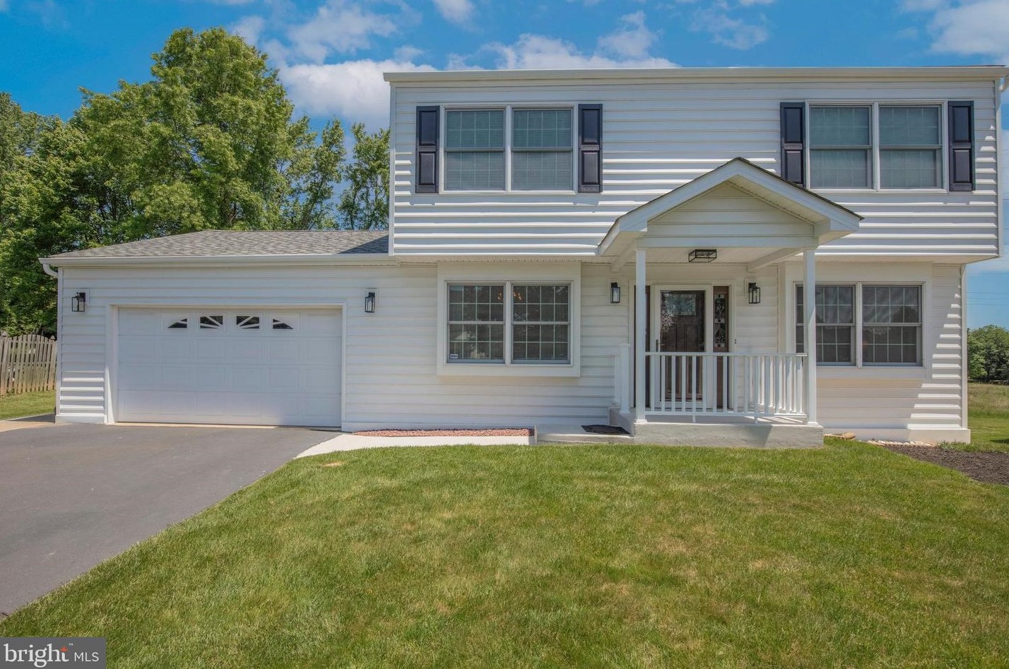 1186 Horseshoe Dr, Blue Bell, PA 19422