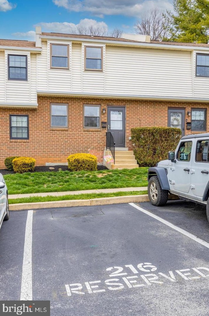 216 Holly Dr, Norristown, PA 19406