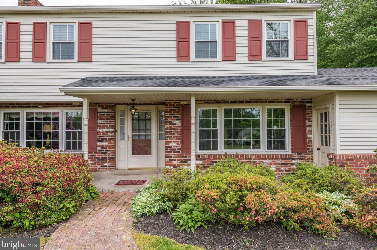 552 Derwin Dr, Blue Bell, PA 19422