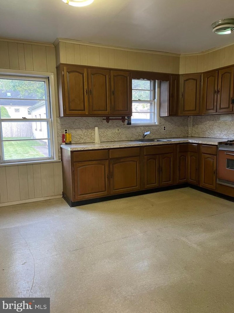 227 Fitzwatertown Rd, Willow Grove, PA 19090