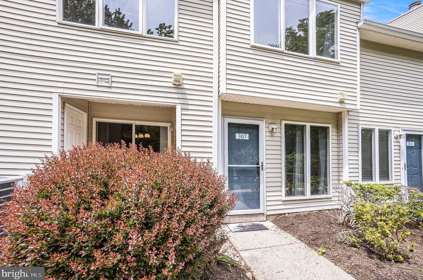 307 Colettes Ct #307, North Wales, PA 19454