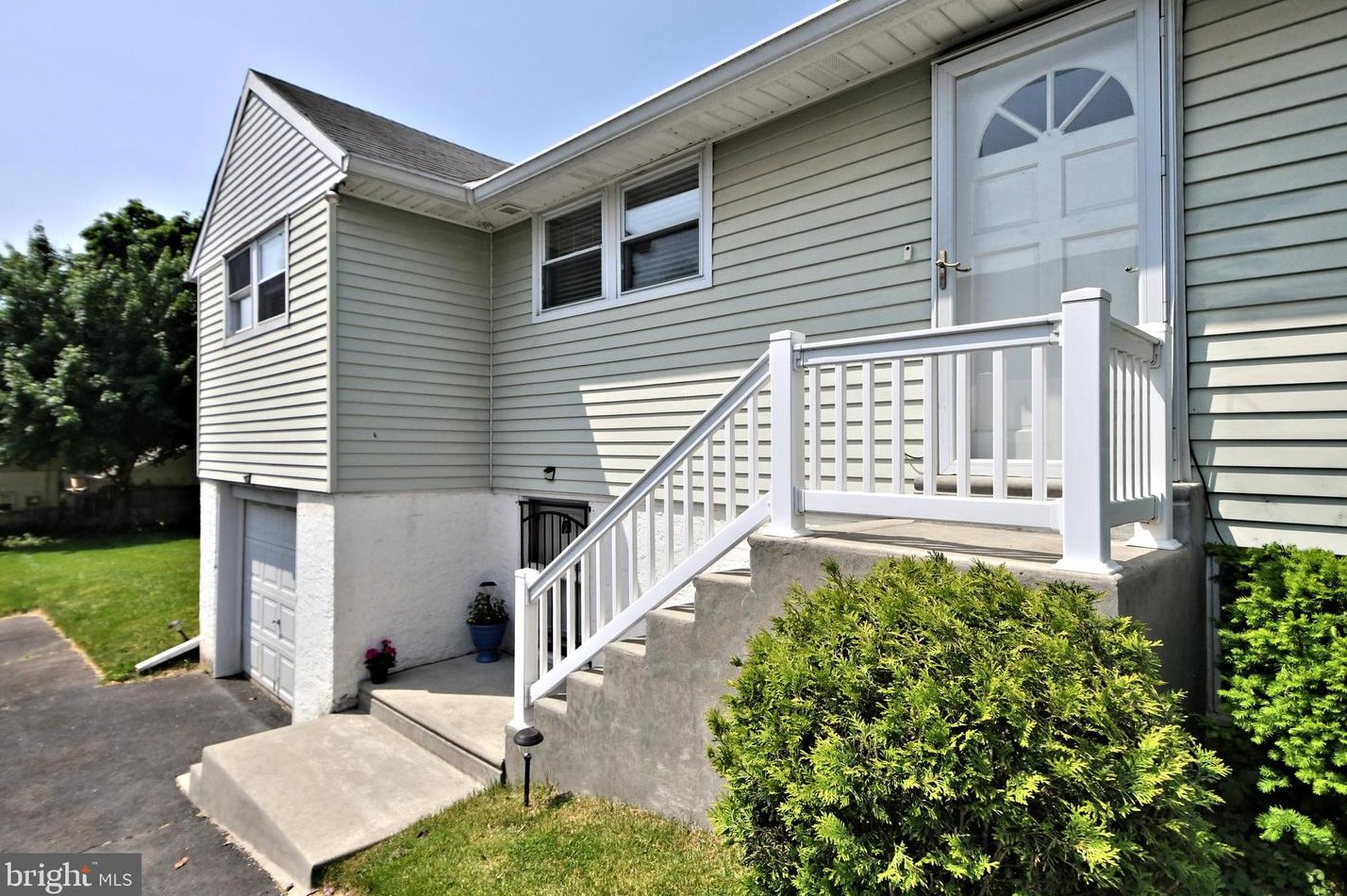 10 Franklin Ave, Flourtown, PA 19031