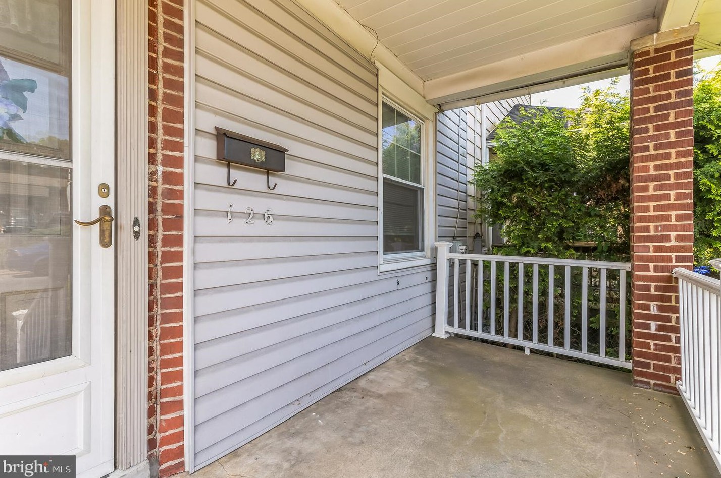 126 E Glenside Ave, Ardsley, PA 19038