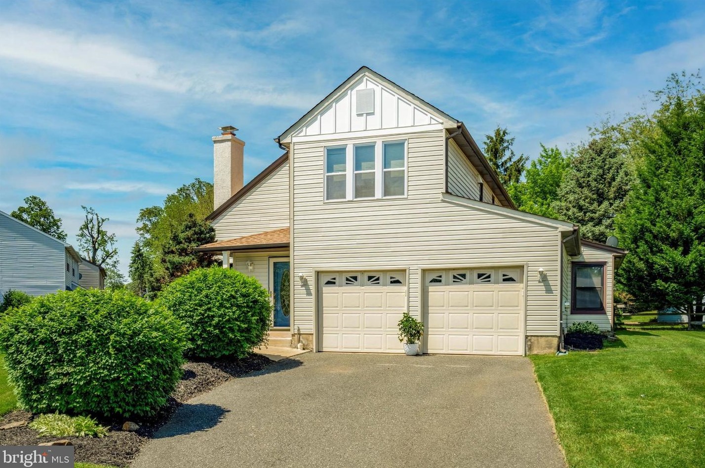 4 Tree Bark Cir, Horsham, PA 19044