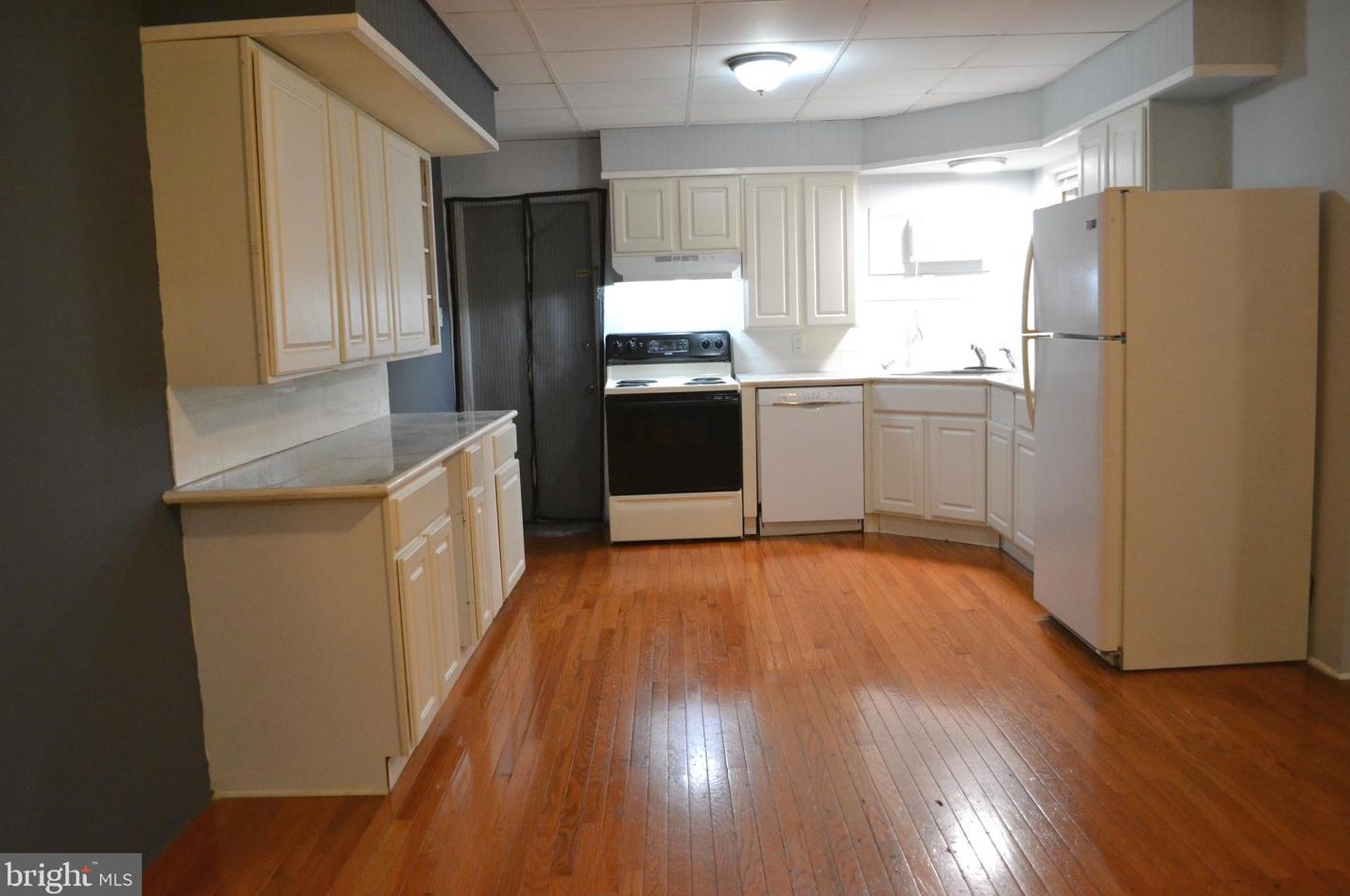 24 N Charlotte St #201, Pottstown, PA 19464