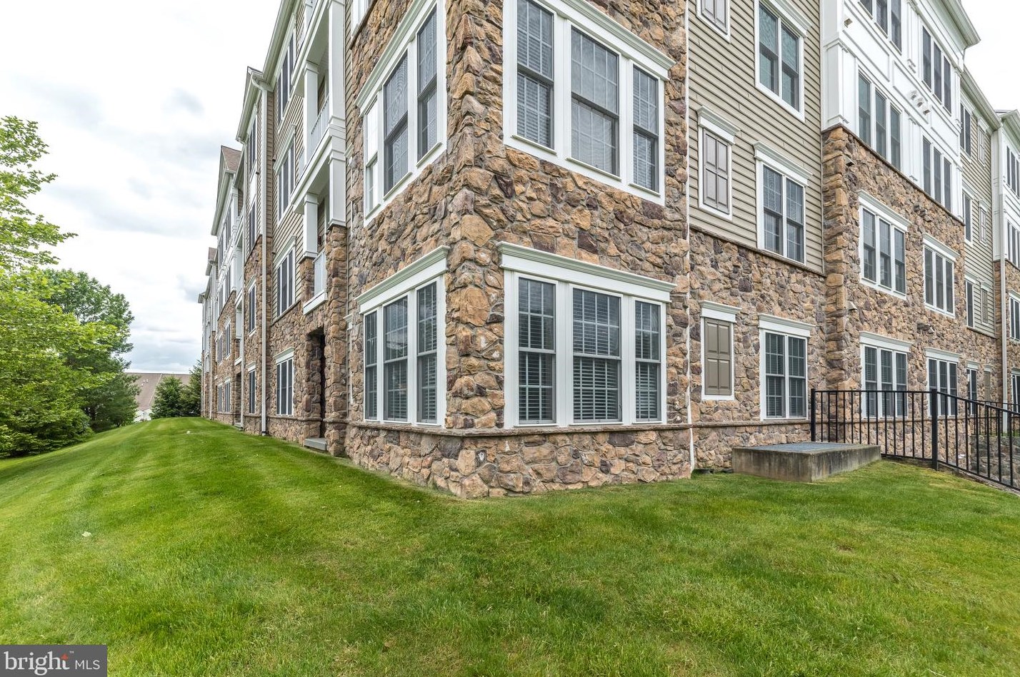 6107 Lilac Ct, Lansdale, PA 19446