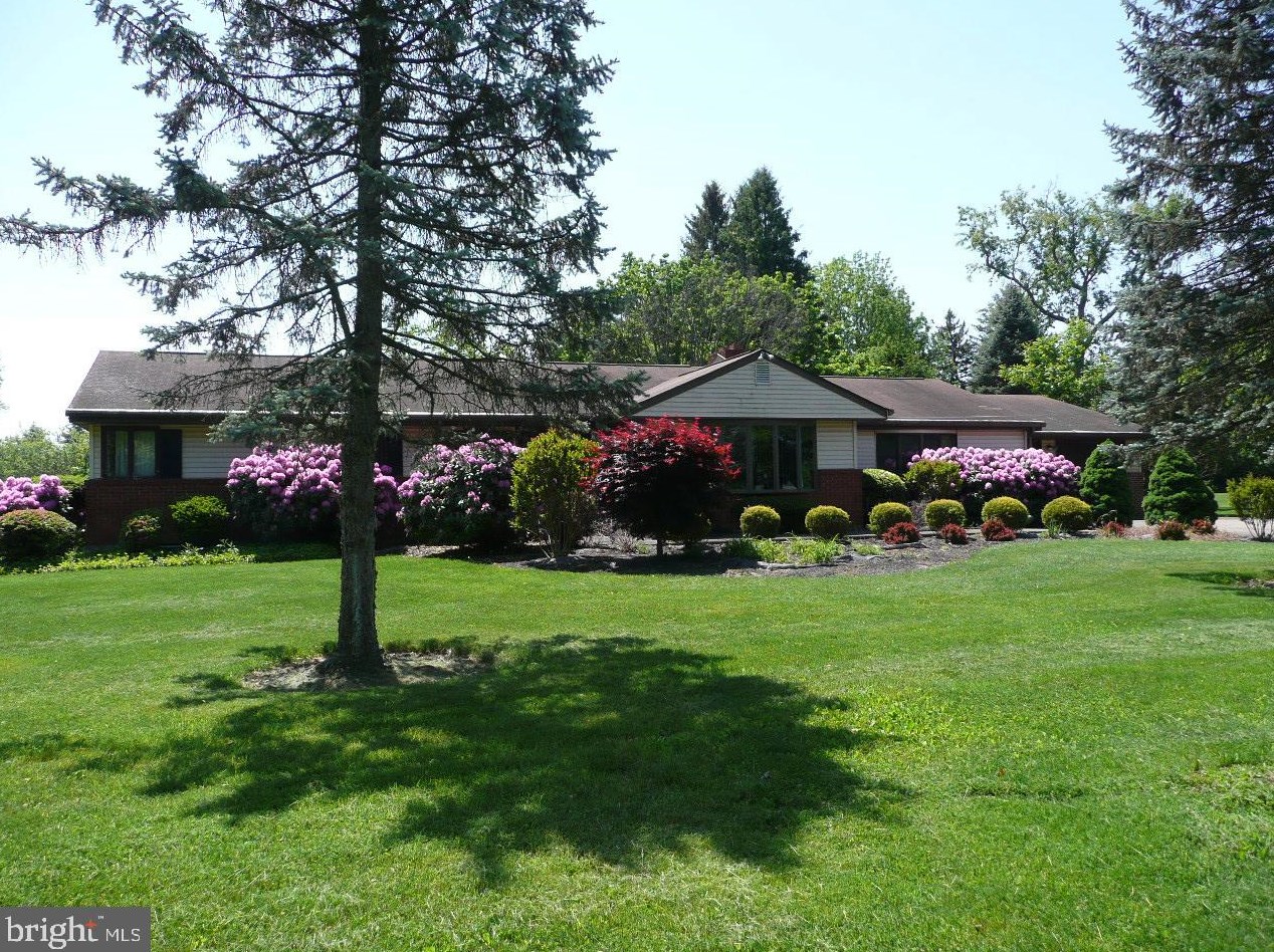 213 Fairway Rd, Prospectville, PA 19002