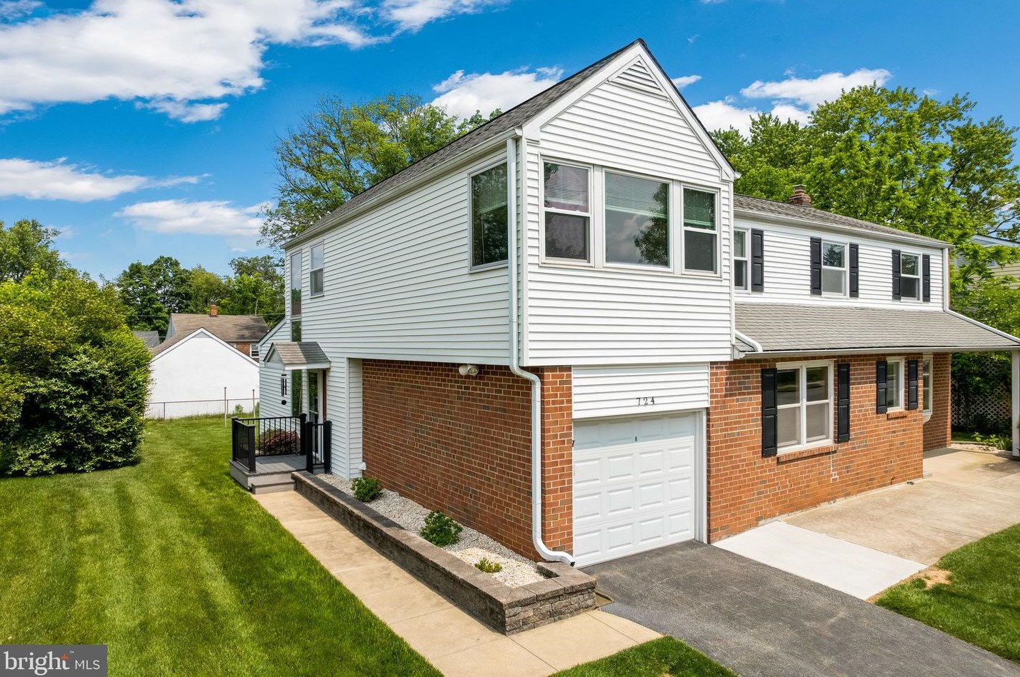 724 Suellen Dr, Norristown, PA 19406