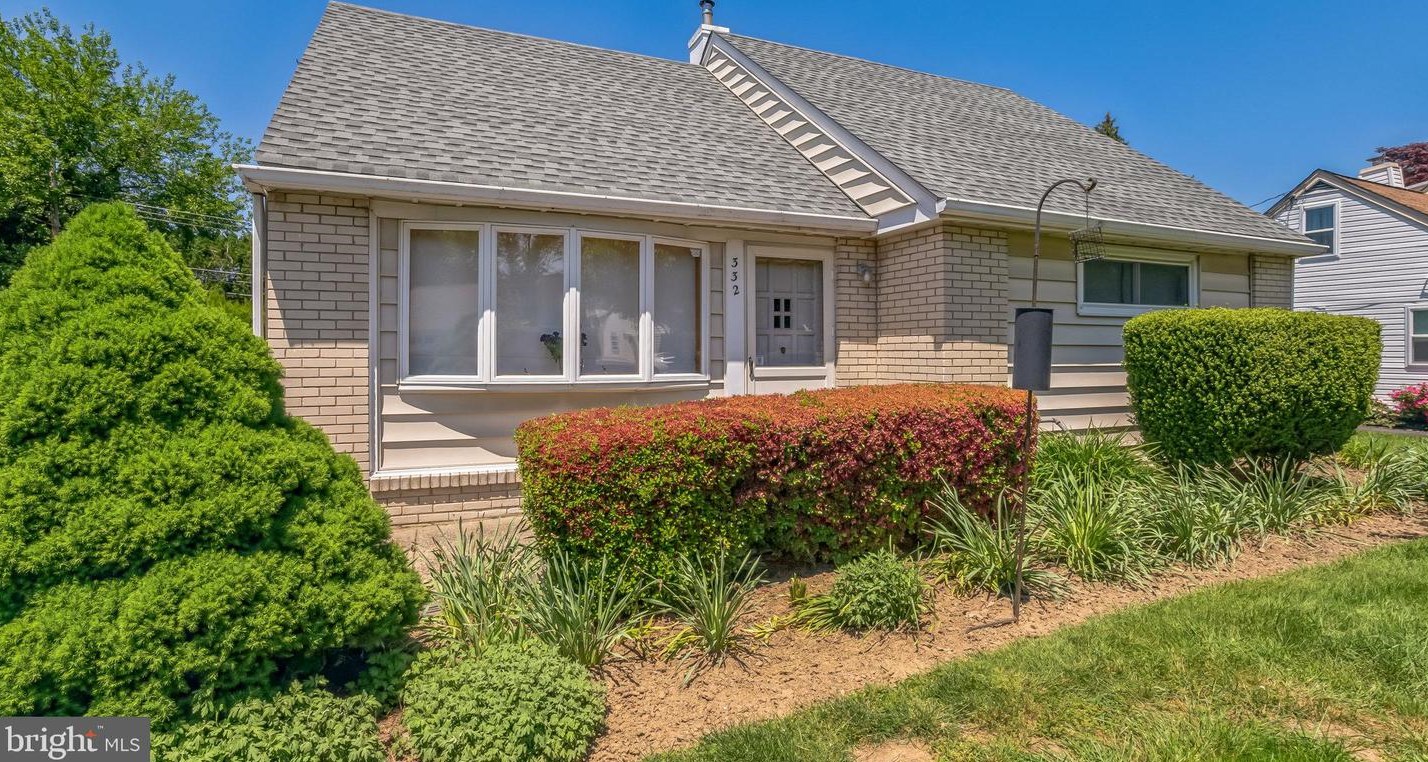 332 Rolling Hill Rd, Melrose Park, PA 19027