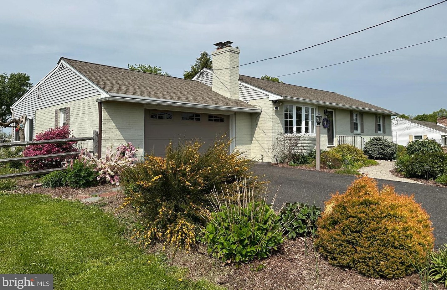 2140 Perkiomenville Rd, Harleysville, PA 19438