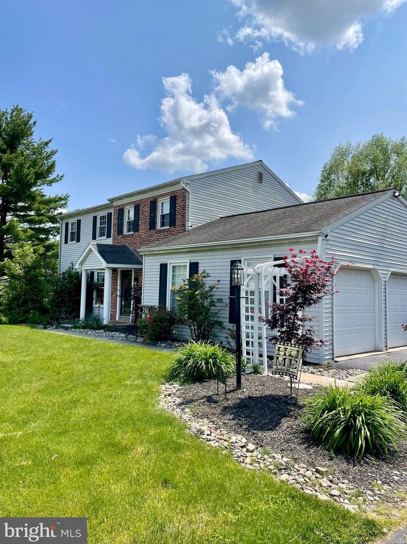 741 E 2nd St, Spangsville, PA 19512