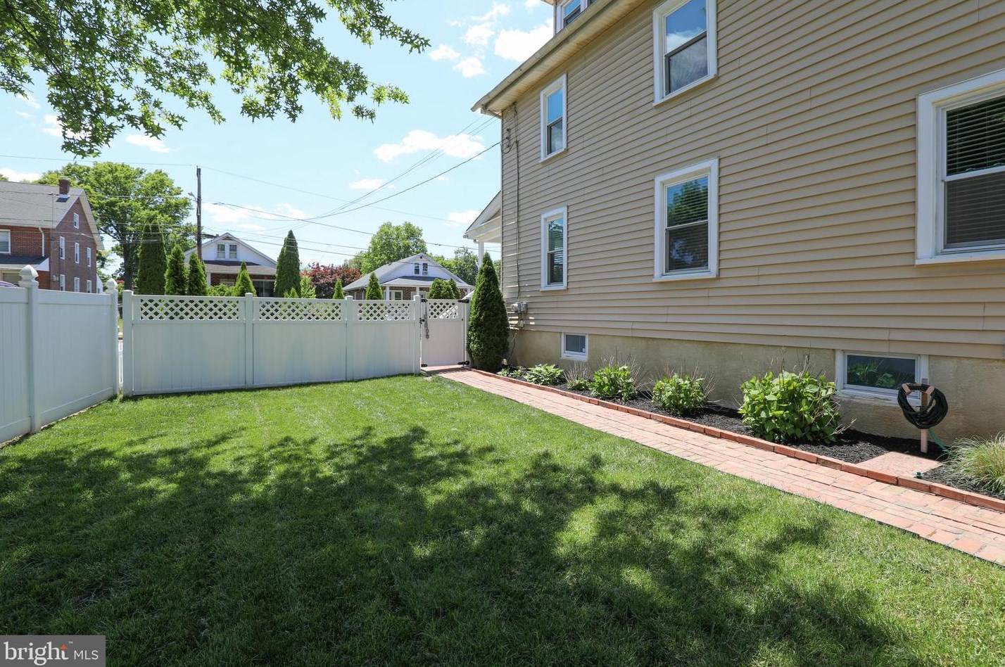 221 6th St, North Wales PA  19454-2905 exterior