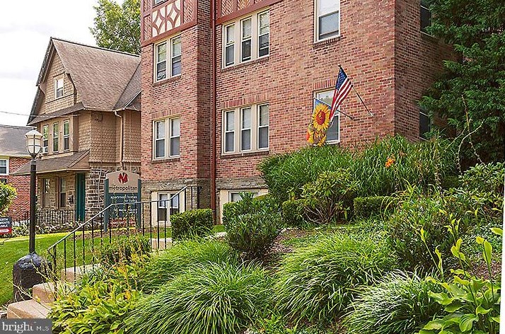 300 N Essex Ave #206b, Penn Valley, PA 19072