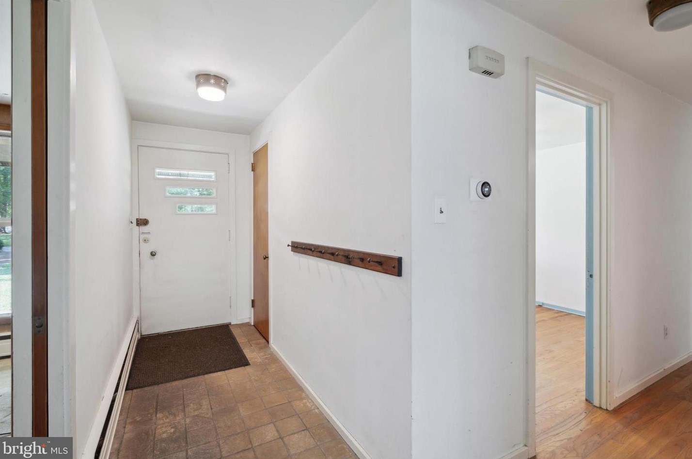 24 Morningside Dr, Lansdale, PA 19446