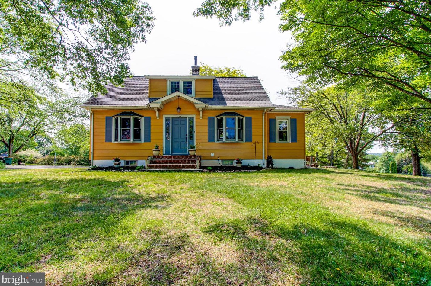 222 W Summit St, Souderton, PA 18964