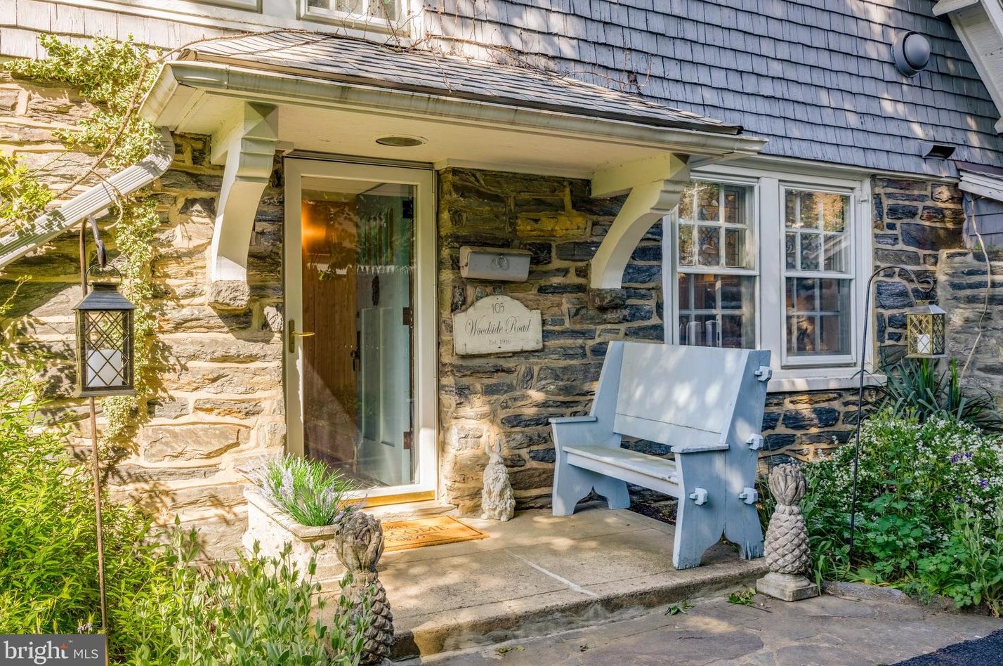 105 Woodside Rd, Ardmore, PA 19003