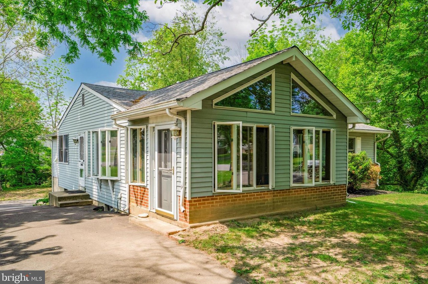 322 Westmont Ave, Horsham, PA 19044-2523