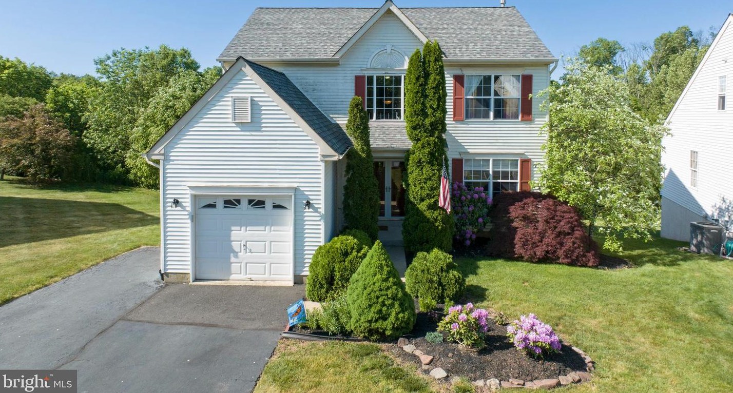 828 Red Coat Rd, Collegeville, PA 19426