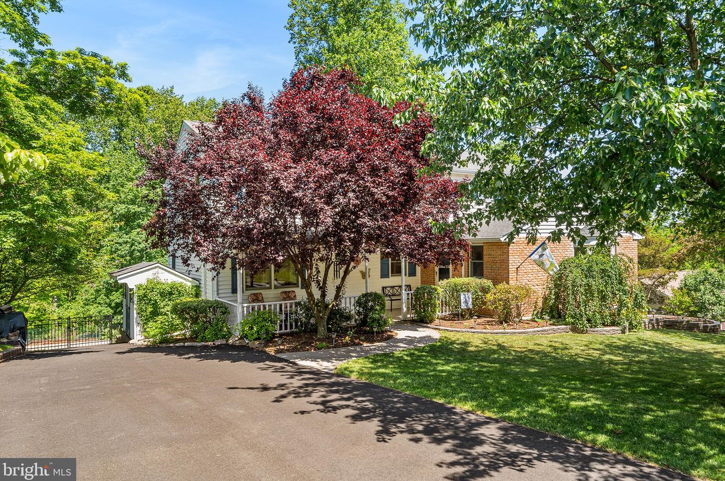 209 Rose Valley Rd, Pottstown, PA 19464-1548