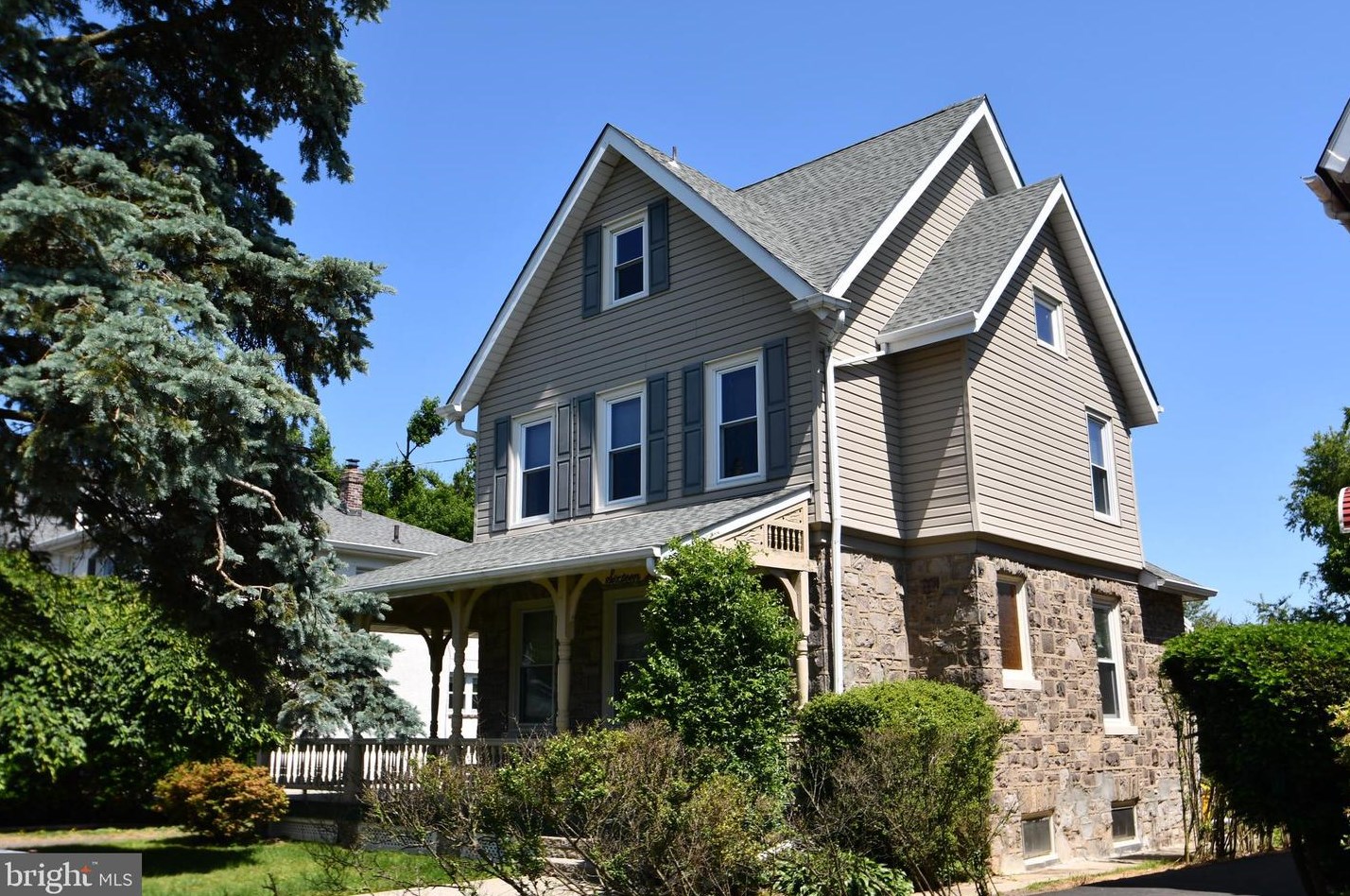 16 Park Ave #2, Oreland, PA 19075