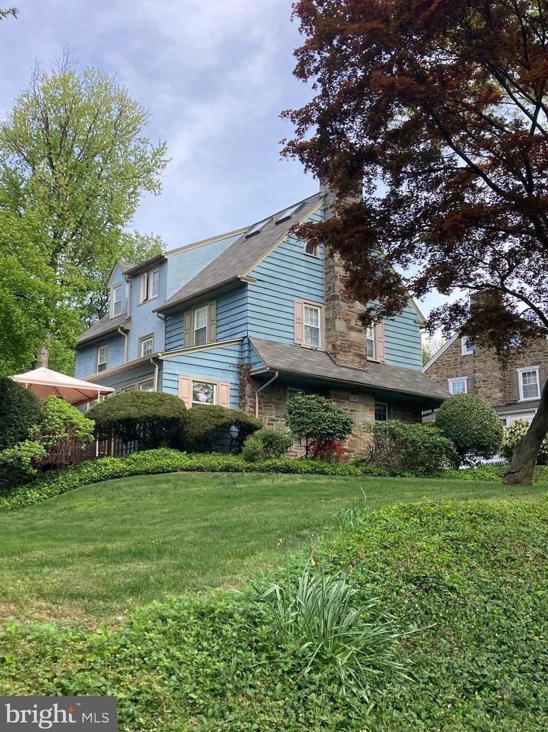 230 Holmecrest Rd, Meadowbrook, PA 19046-3818