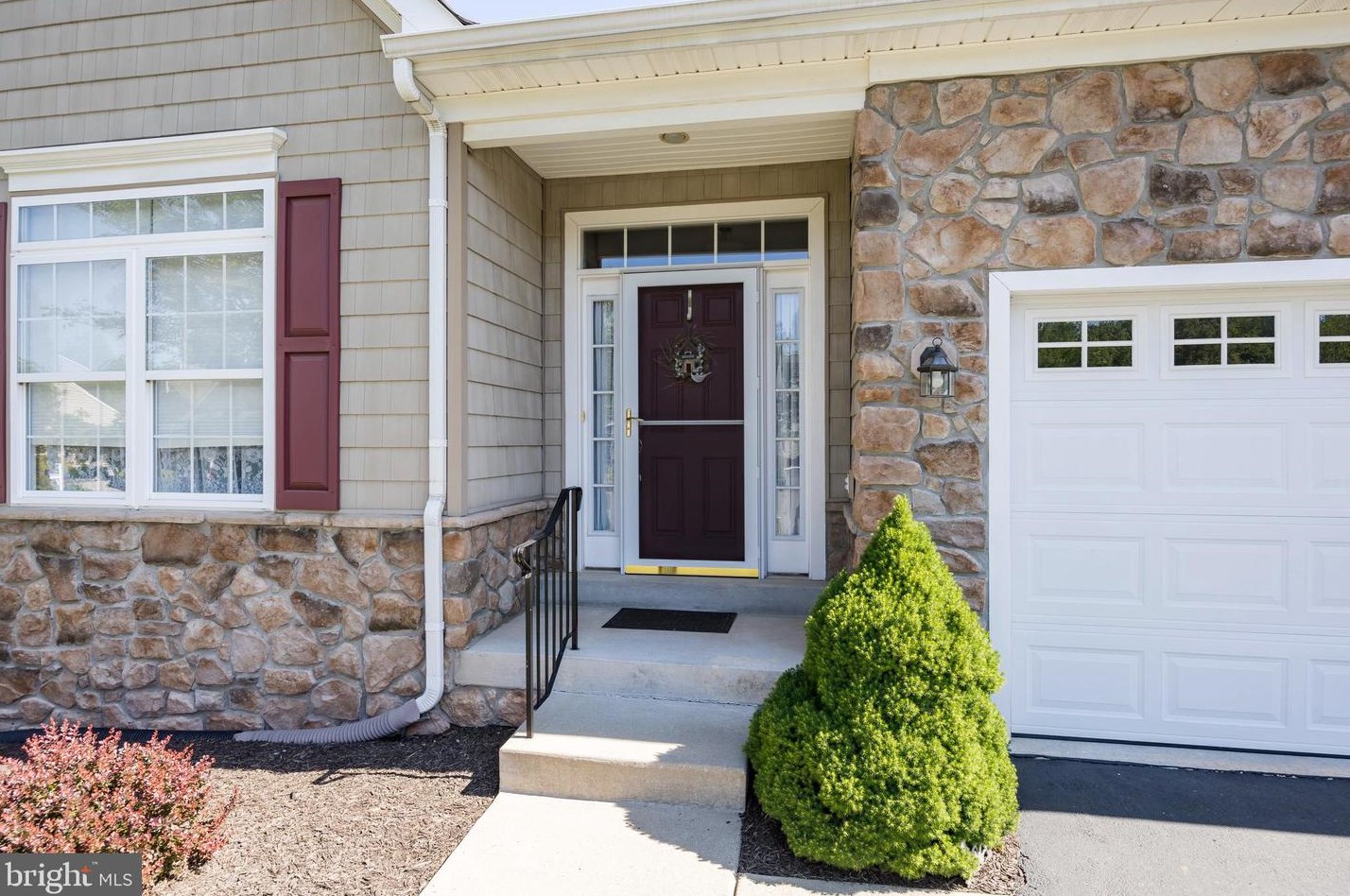 4337 Meadowridge Ln, Collegeville, PA 19426