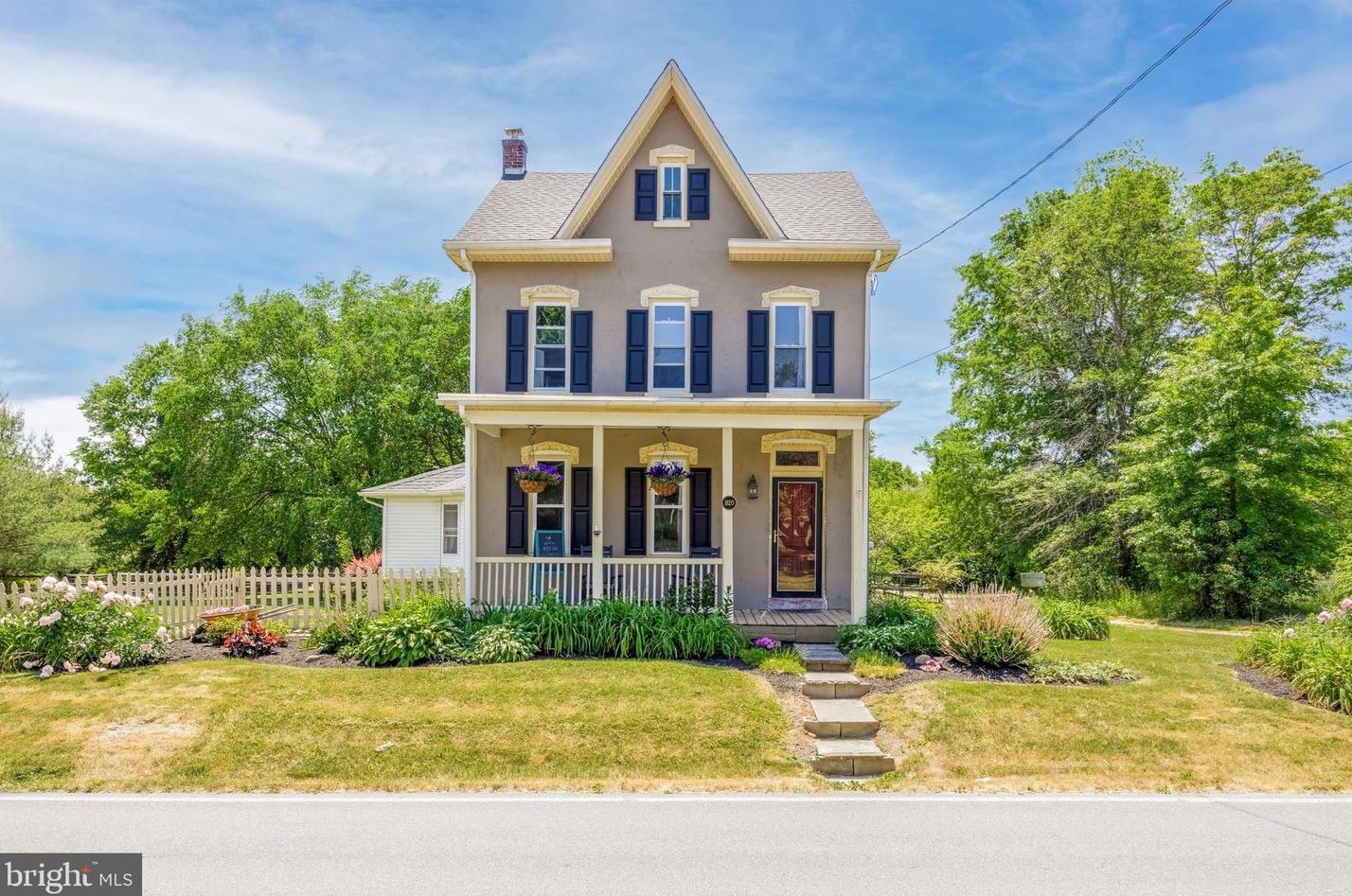 1820 Hoffmansville Rd, Frederick, PA 19435